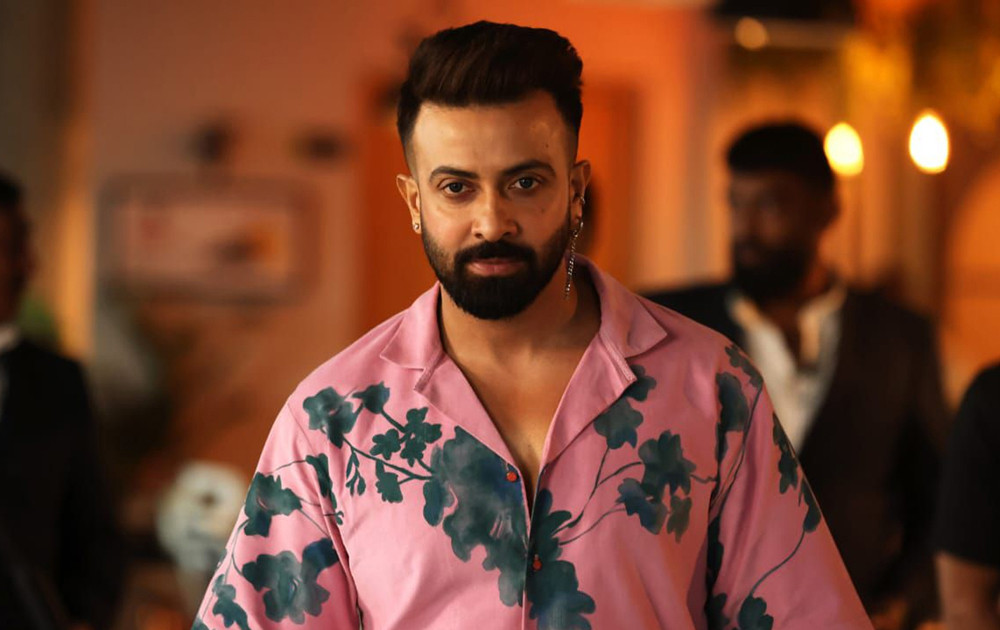 রকস্টার হয়ে ফিরছেন শাকিব, জন্মদিনে প্রথম ঝলক