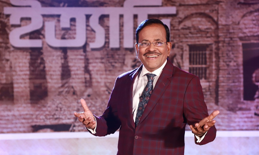 সামাজিক মাধ্যমে ভুয়া মন্তব্য, মুখ খুললেন হানিফ সংকেত