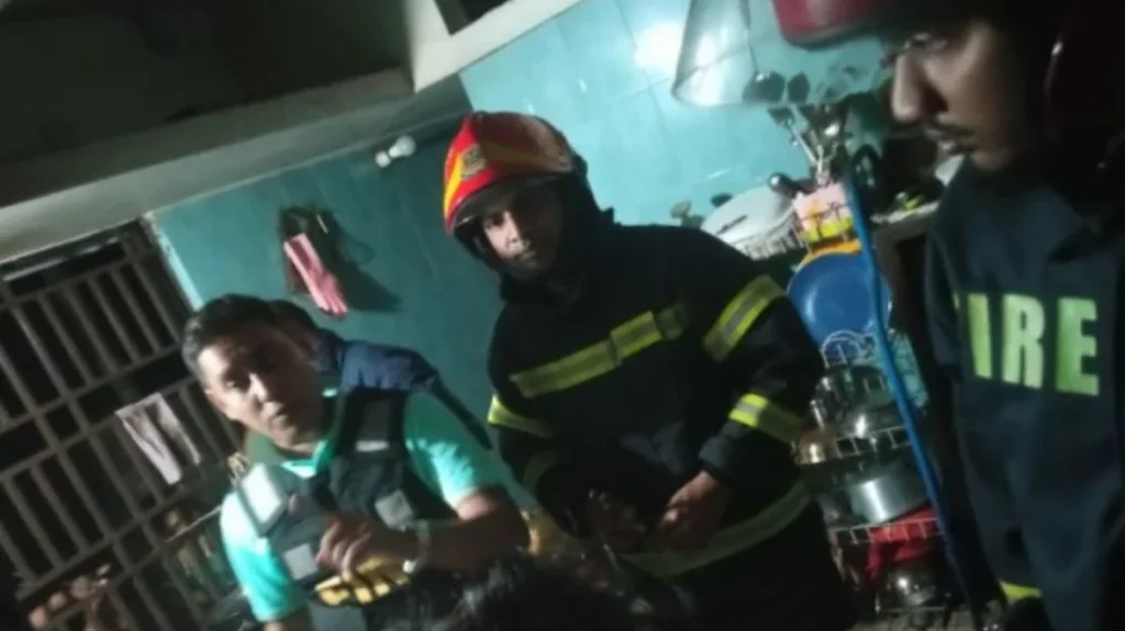 ধামরাইয়ে গ্যাস লাইনে লিকেজ, বিকট বিস্ফোরণে দগ্ধ স্বামী-স্ত্রী