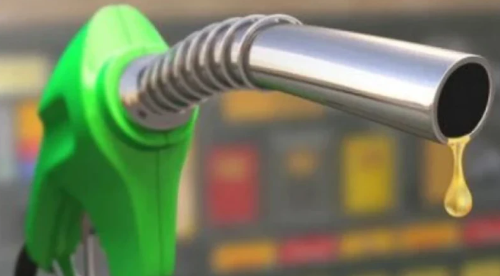 অবৈধ তেল মজুতবিরোধী অভিযানে ২৬ দিনে ২ লাখ লিটারের বেশি উদ্ধার