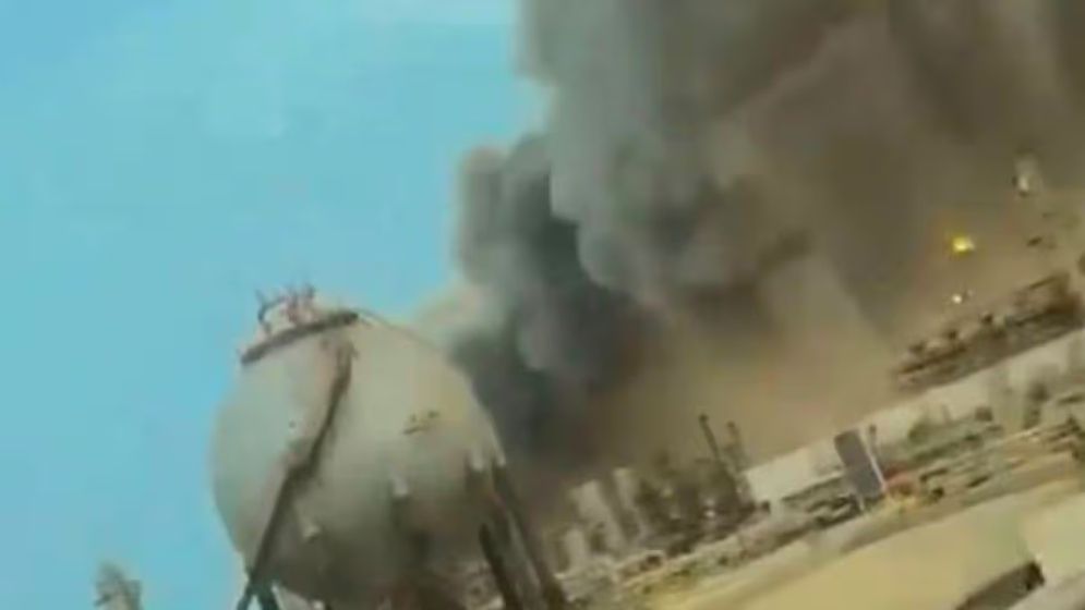 ড্রোন হামলায় সৌদির গুরুত্বপূর্ণ তেলকেন্দ্র ক্ষতিগ্রস্ত