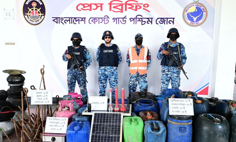 সুন্দরবনে অভিযান, ছোট সুমন বাহিনীর আস্তানা গুঁড়িয়ে দিল কোস্টগার্ড