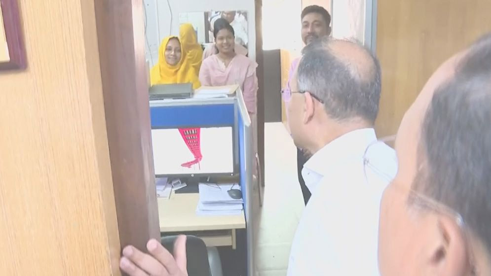 সচিবালয়ে হঠাৎ ঝটিকা পরিদর্শনে প্রধানমন্ত্রী তারেক রহমান