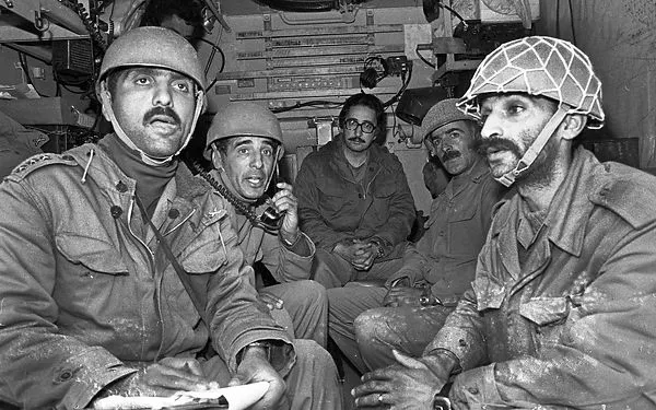 তিন দিকের হামলায় চাপে ইসরাইল, ফুরোচ্ছে আকাশ প্রতিরক্ষার শক্তি