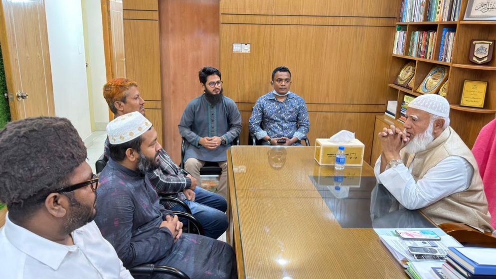 মগবাজারে গুরুত্বপূর্ণ বৈঠক: জামায়াত আমীরের সঙ্গে বিপ্লবী পরিষদ