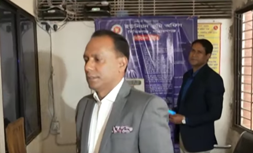 প্রতিমন্ত্রীর সফরে হতাশার ছবি: অফিসে কেউ নেই