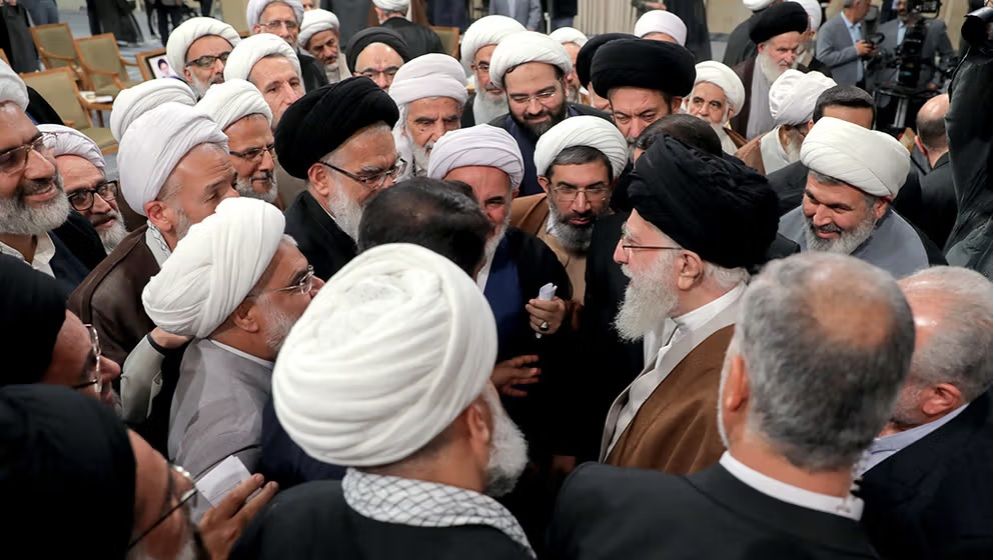 আইনগত প্রক্রিয়ার বাইরে নেতা নিয়োগের চাপ, বিতর্কে আইআরজিসি