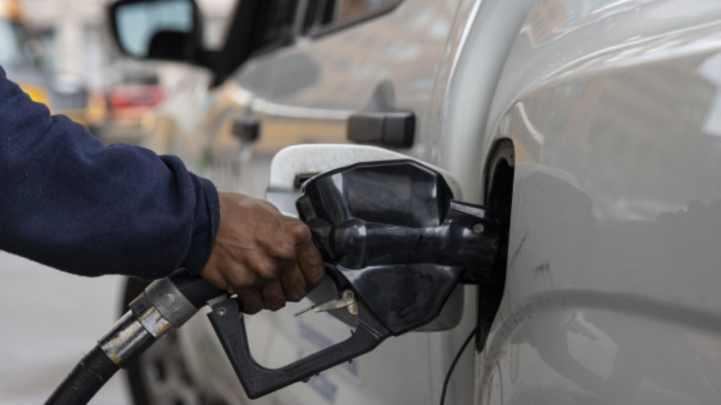 করোনার পর সর্বোচ্চ লাফ, বিশ্ববাজারে বাড়ছে তেলের দাম