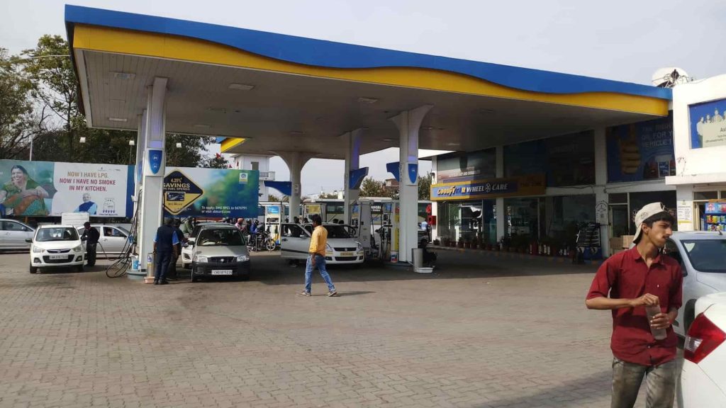 দেশের সব পেট্রোল পাম্পে ট্যাগ অফিসার নিয়োগের সিদ্ধান্ত