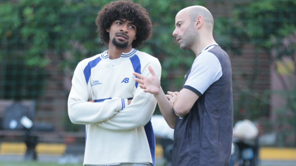 ভিয়েতনামে দলের সঙ্গে যোগ দিলেন হামজা চৌধুরী