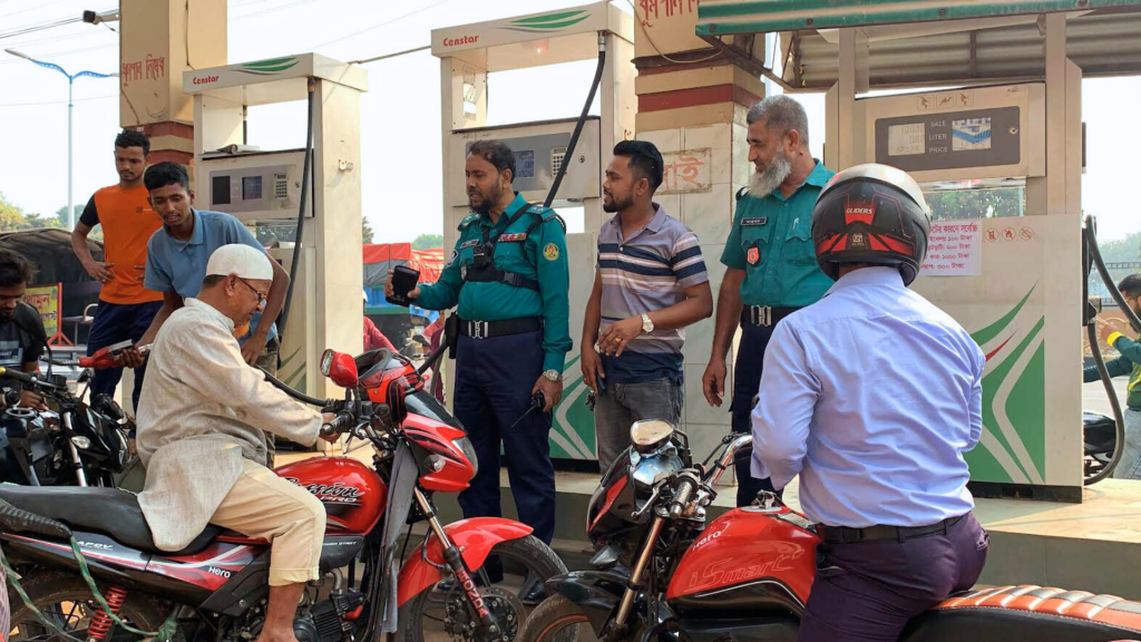 মোটরসাইকেলে তেল নেওয়ার সীমা