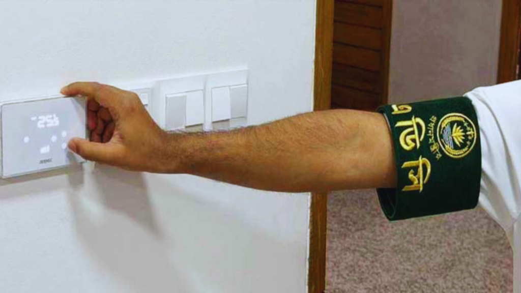 লাইট ও এসি অর্ধেক কমালেন