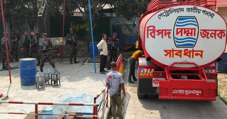 সীমান্তে জ্বালানি তেলের পাচার ঠেকাতে সতর্ক বিজিবি