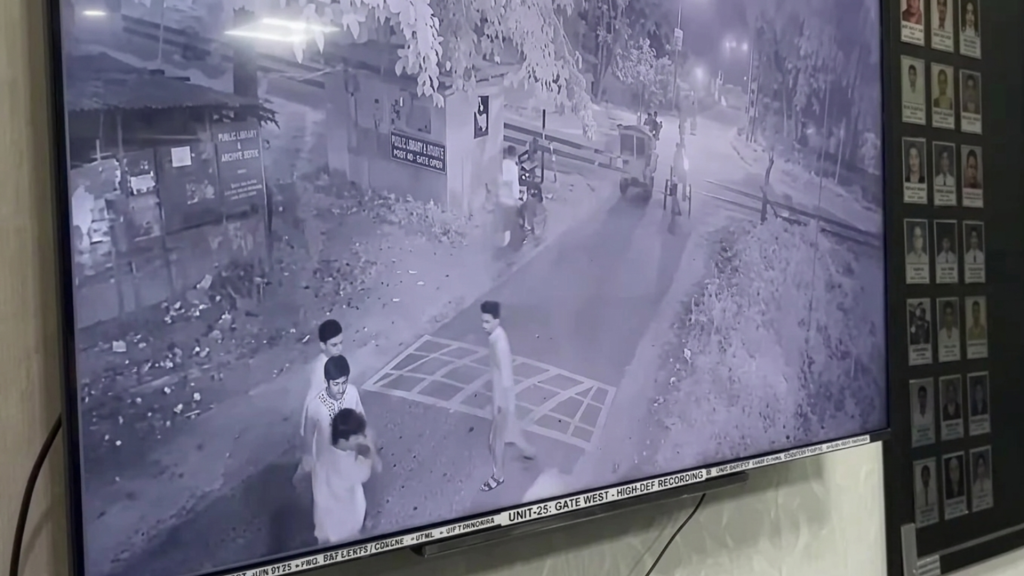 ধূমপান করতে নিষেধ, সেই ক্ষোভে সিনিয়রের ওপর হামলার অভিযোগ