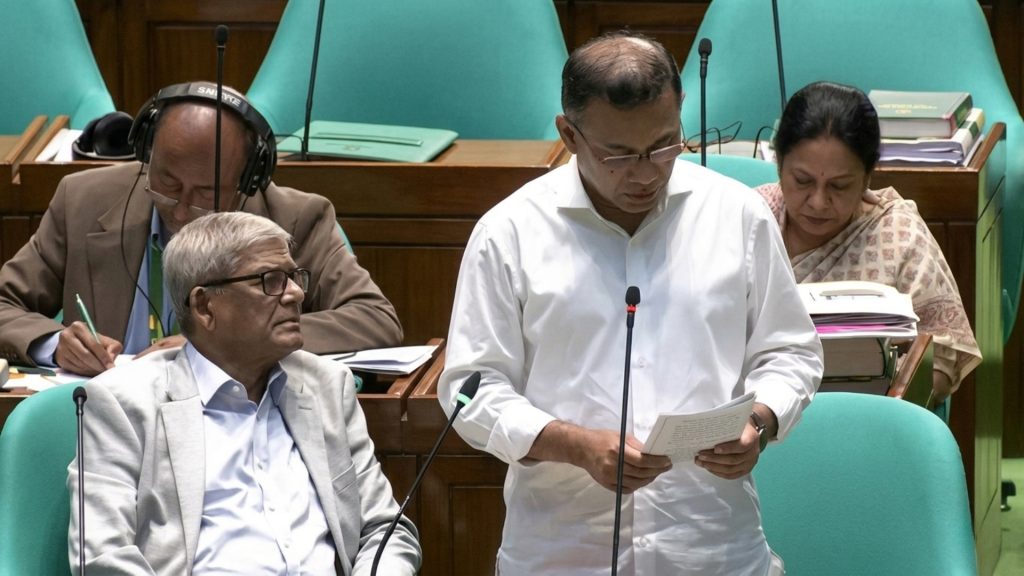 ৫ লাখ সরকারি কর্মচারী নিয়োগের সিদ্ধান্ত, সংসদে জানালেন প্রধানমন্ত্রী
