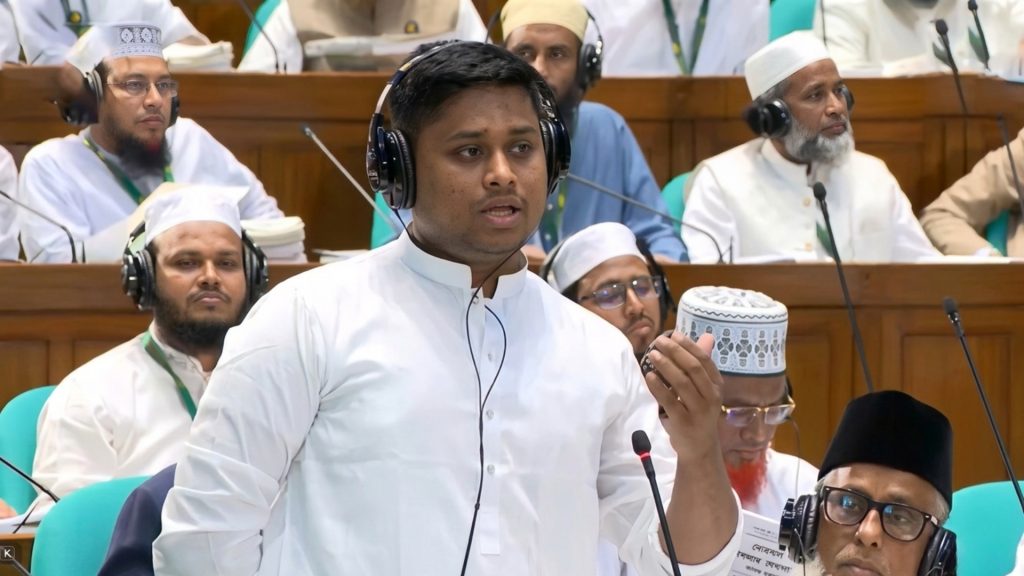 ‘বাপের দোয়া ক্রিকেট বোর্ড’ মন্তব্যে সংসদে তোলপাড়