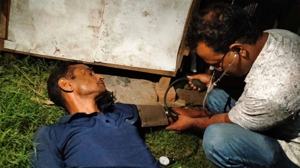 পুলিশ দেখে ইয়াবা গিলে অচেতন, শেষমেশ হাসপাতালে মাদক কারবারি