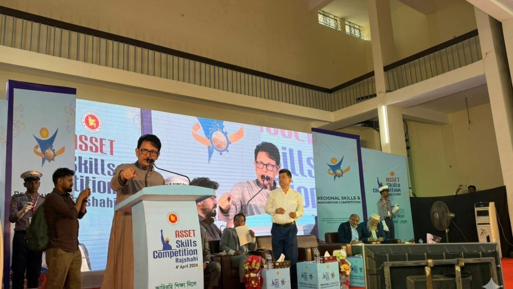 শিক্ষার্থীদের অভিযোগে সরব মন্ত্রী, বললেন ‘কারো বাঁচার উপায় নেই’