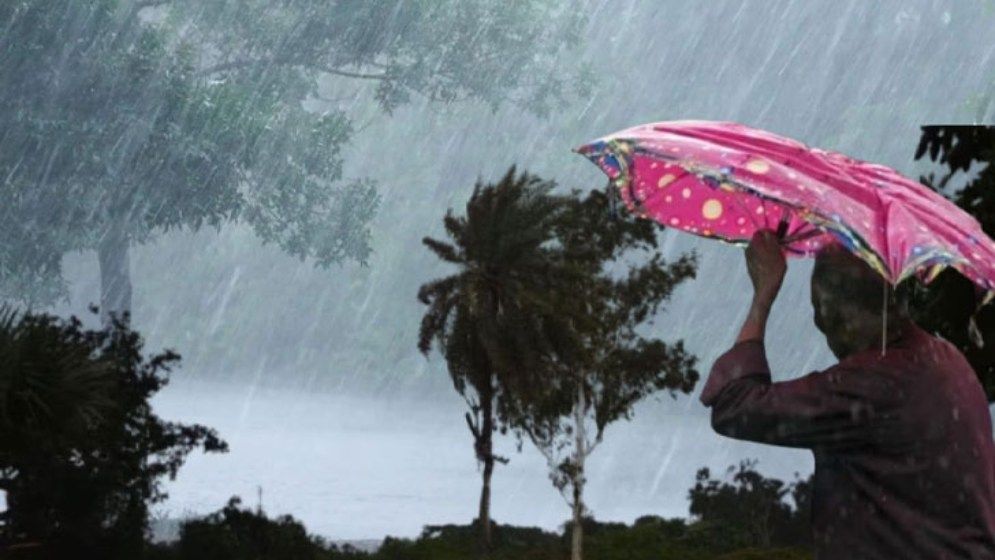 বজ্রসহ বৃষ্টির আভাস, ৩ জেলায় সতর্ক বার্তা