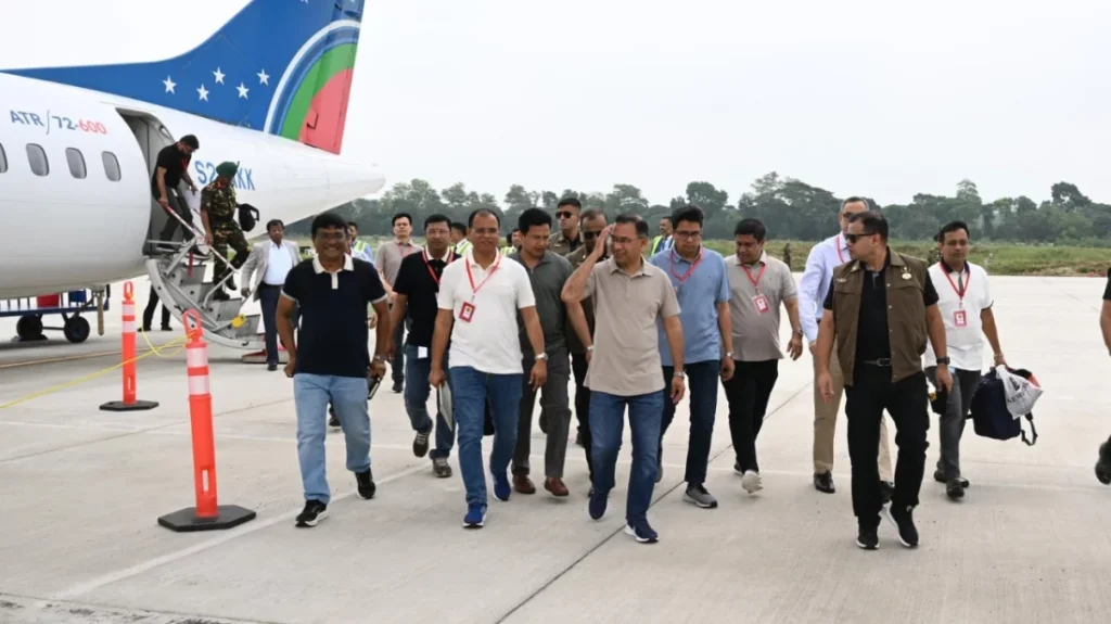 যশোরে পৌঁছেছেন প্রধানমন্ত্রী, শুরু হচ্ছে ব্যস্ত সফর