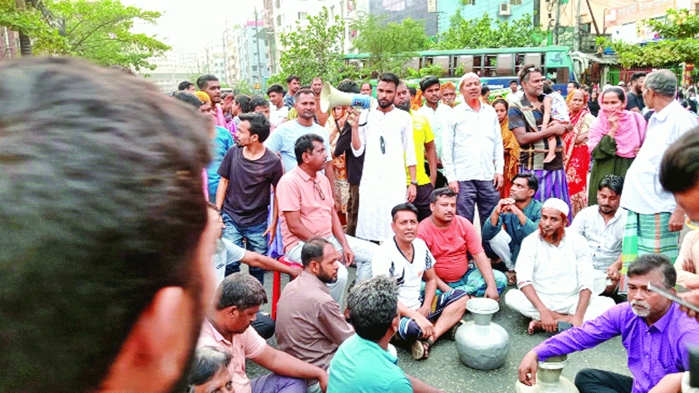 তীব্র গরমে পানির জন্য হাহাকার, ঢাকায় দৈনিক ঘাটতি কোটি লিটার