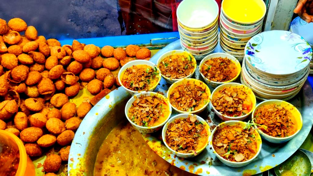 ফুটপাতের চটপটি-ফুচকায় ভয়ংকর জীবাণুর ঝুঁকি