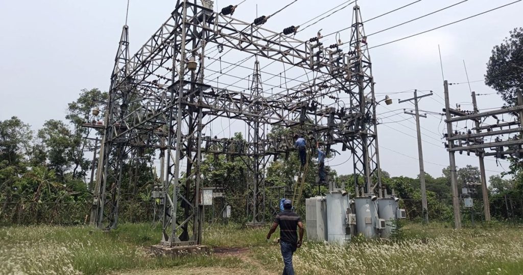 ঘোড়াশাল বিদ্যুৎ উপকেন্দ্রে অস্ত্রের মুখে লুট