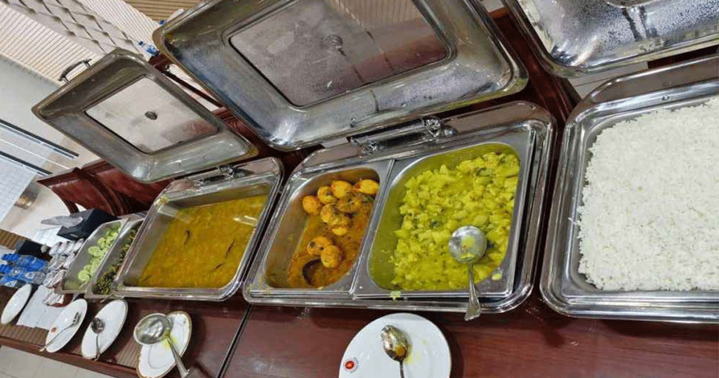 প্রধানমন্ত্রীর কার্যালয়ে খাবারের বাজেট কমল বড় ব্যবধানে