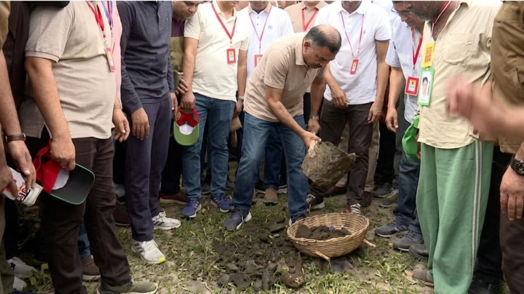 যশোরে জিয়া খাল পুনঃখনন উদ্বোধন মাটি কাটলেন প্রধানমন্ত্রী