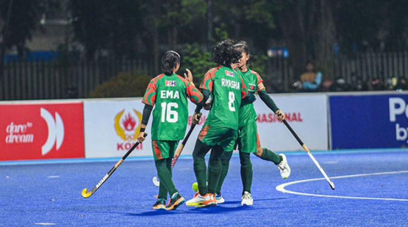 হংকংয়ের বিপক্ষে মাঠে বাংলাদেশ নারী হকি দল সেমিফাইনাল