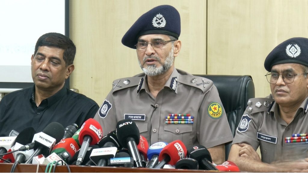 দুদিনে ৯৪ চাঁদাবাজ গ্রেপ্তার, ছাড় নয় তদবিরে