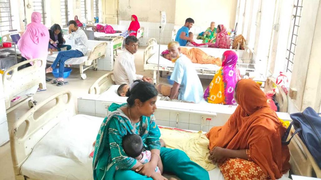 কাগজে চিকিৎসক আছে, হাসপাতালে নেই; দুর্ভোগে রোগীরা