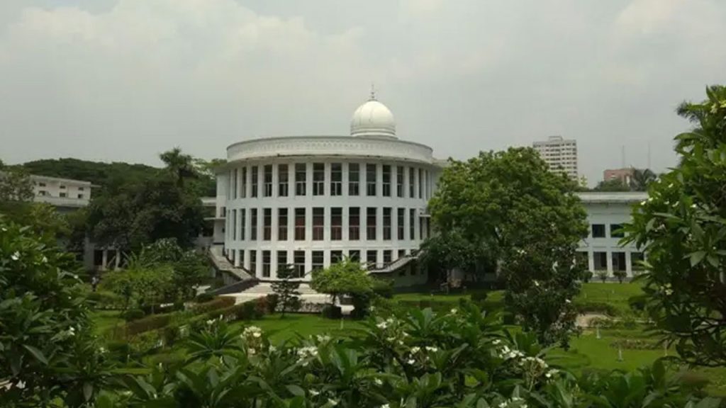 ফুটপাত কি দোকান বরাদ্দের জায়গা? হাইকোর্টের কড়া প্রশ্ন