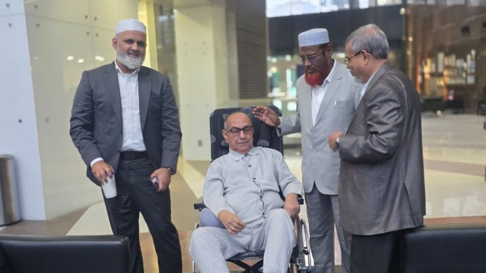 মালয়েশিয়ার হাসপাতালে মির্জা আব্বাসকে দেখতে গেলেন জামায়াত সেক্রেটারি
