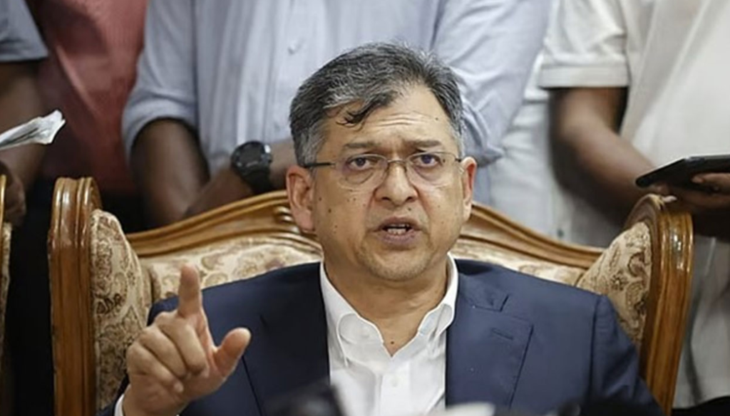 বর্তমান ইউনিফর্মে অসন্তোষ, নতুন পরিকল্পনার ইঙ্গিত