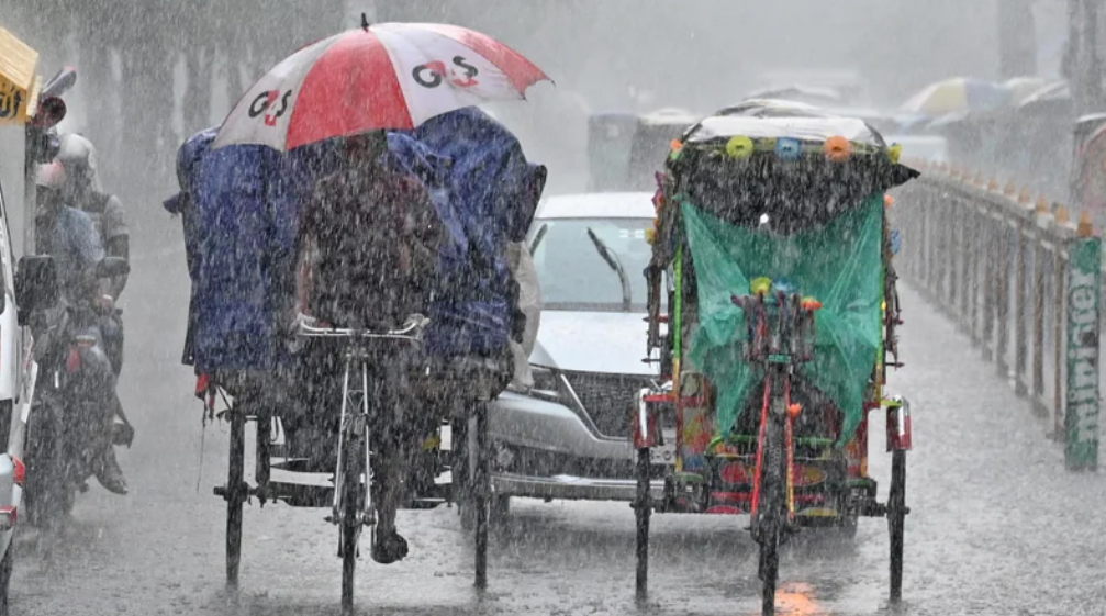 ১৬ মে পর্যন্ত ভারী বৃষ্টির শঙ্কা, সতর্ক বার্তা আবহাওয়া অফিসের