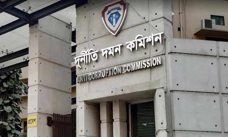 ভাইকে পছন্দের জেলায় এসপি বানাতে ১৫ কোটির ডিল, আলোচনায় বিচারকের স্ত্রী