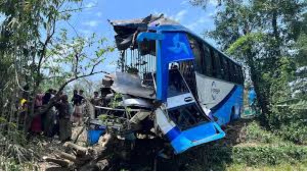 চট্টগ্রাম-কক্সবাজার মহাসড়কে দুই বাসের সংঘর্ষে নিহত ১ চুনতি