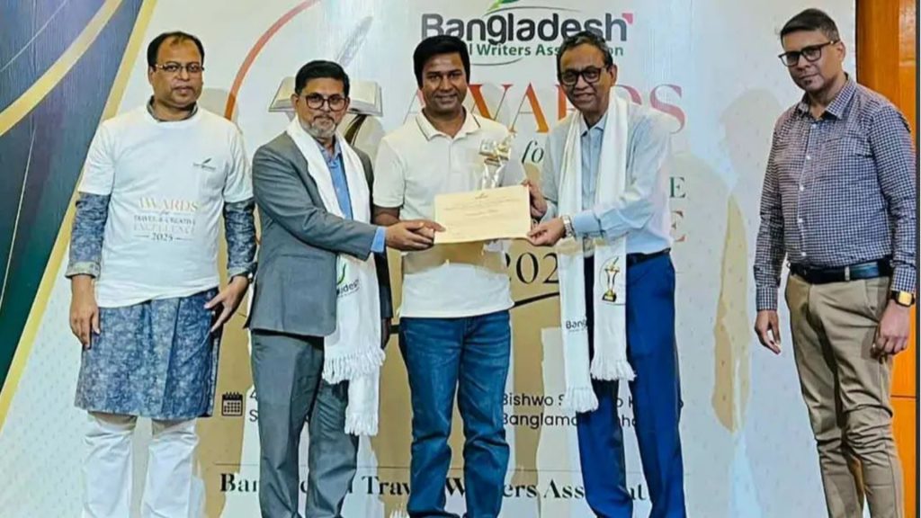 বিটিডব্লিউএ অ্যাওয়ার্ডে সেরা ট্রাভেল কনটেন্ট ক্রিয়েটর সুমন