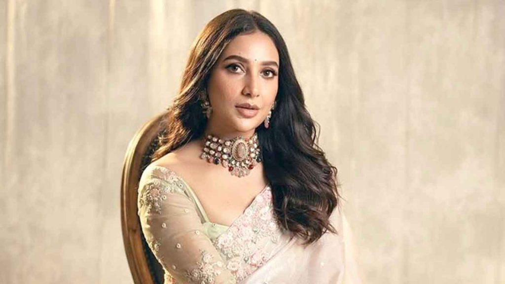 ব্যাডমিন্টন খেলতে গিয়ে দুর্ঘটনার কবলে শুভশ্রী আহত অভিনেত্রী