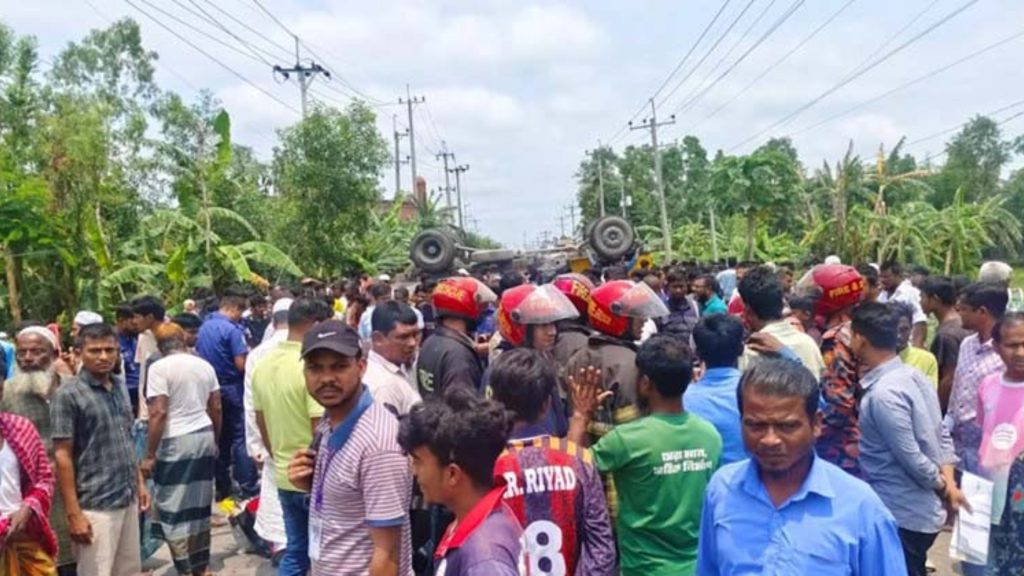 ময়মনসিংহে ট্রাক-অটোরিকশা সংঘর্ষ নিহতের সংখ্যা বেড়ে ৪