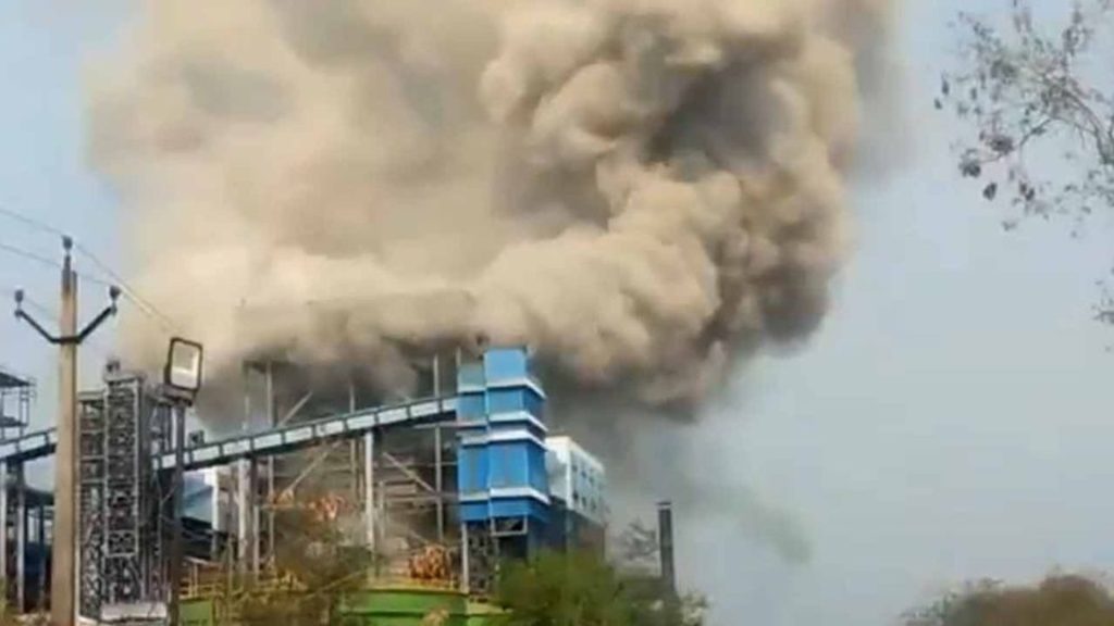 সোনারগাঁয়ে বিদ্যুৎকেন্দ্রে বিস্ফোরণ, দগ্ধ ১২ জন
