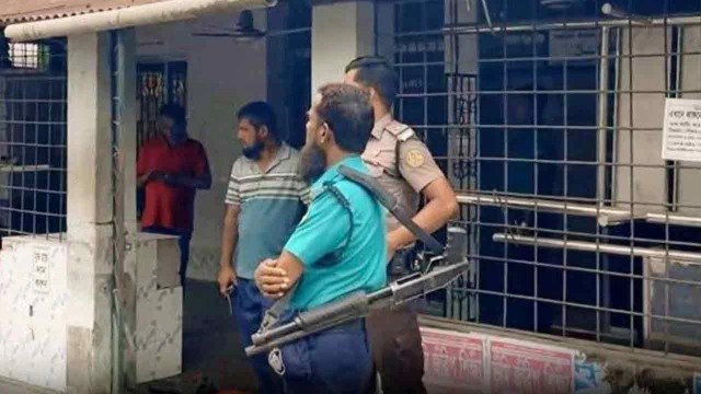 ফজরের নামাজ চলাকালে মসজিদে গুলি, খুলনায় দুই মুসল্লি আহত
