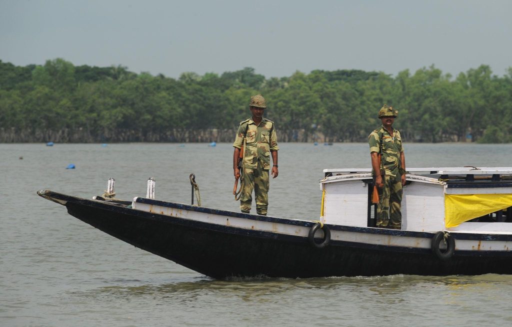 সাতক্ষীরা সীমান্তে বিএসএফের গুলি, আহত ২ বাংলাদেশি