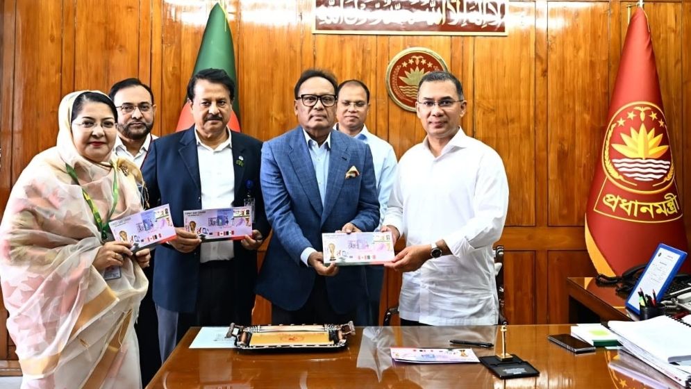 বিশ্বকাপ ২০২৬ উপলক্ষে স্মারক ডাকটিকিট উন্মোচন