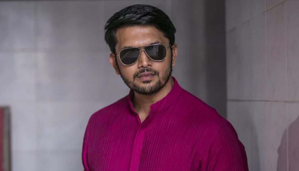 অস্ট্রেলিয়ার প্রিমিয়ারে ‘মালিক’ উড়াল দিচ্ছেন আরিফিন শুভ