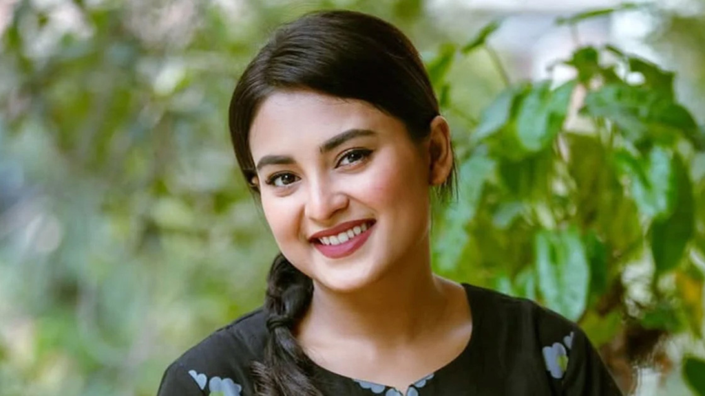 কেমন জীবনসঙ্গী পছন্দ জানিয়ে দিলেন তটিনী