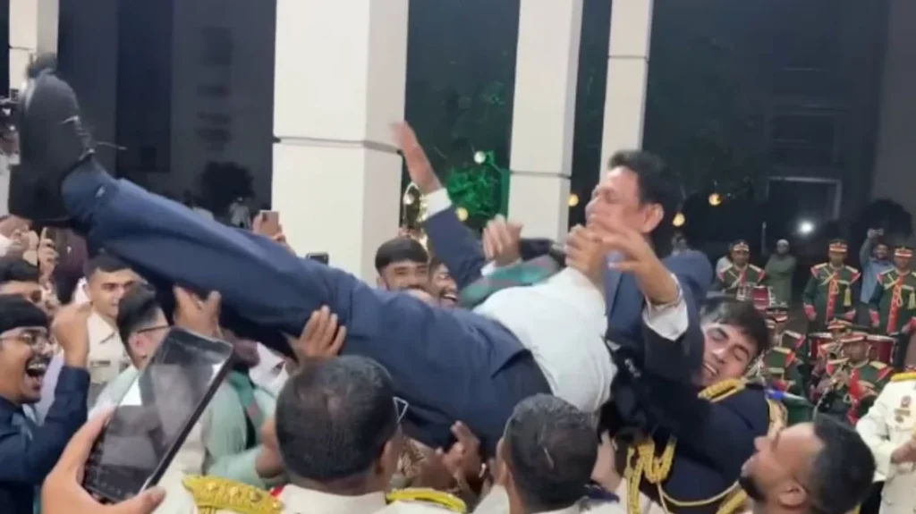 শিক্ষার্থীদের উচ্ছ্বাসে ভাসলেন শিক্ষামন্ত্রী ভাইরাল ভিডিও