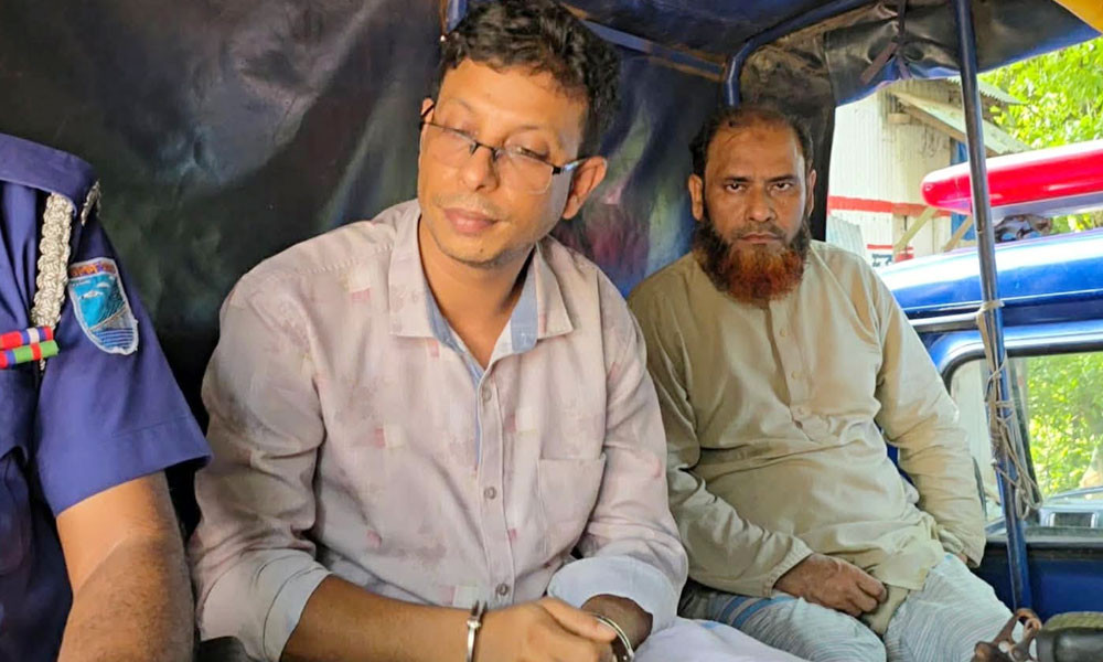নবজাতকের পা মুচড়ে দেওয়ার ঘটনায় মামলা, গ্রেপ্তার চাচা-দাদা; পলাতক চাচি