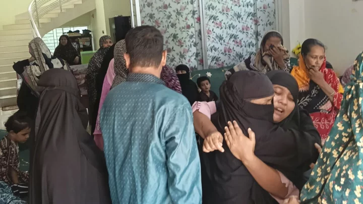 চাঁদপুরে গভীর রাতে ডাকাতের হামলায় গৃহবধূ নিহত, আহত আরেক নারী; তদন্তে পুলিশ
